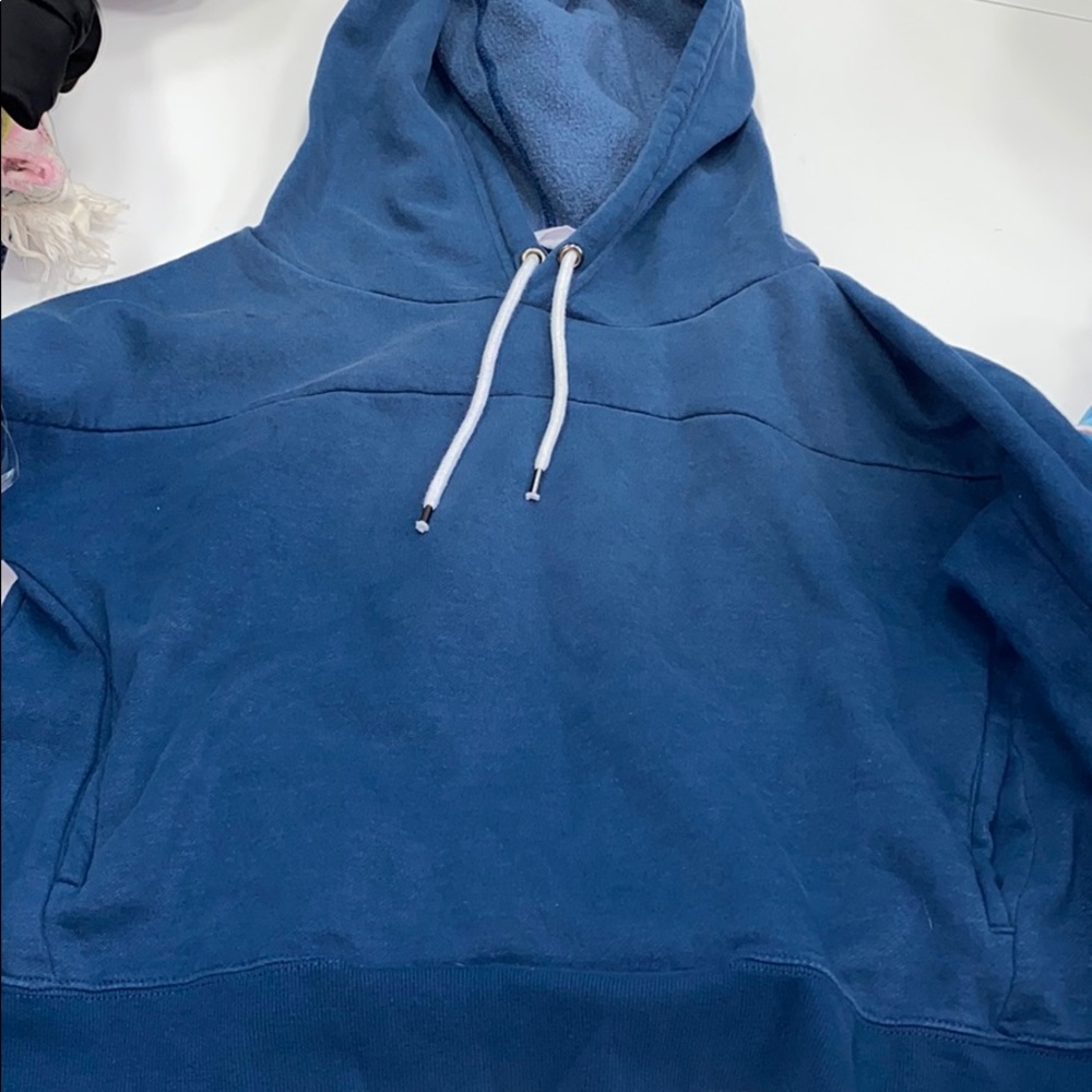 UO Cropped Hoodie
